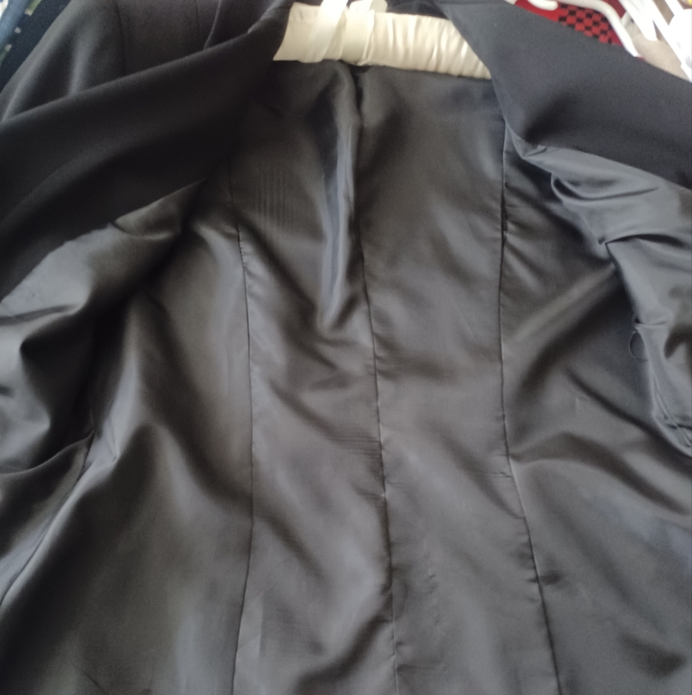 Blazer - Picture 6 of 7
